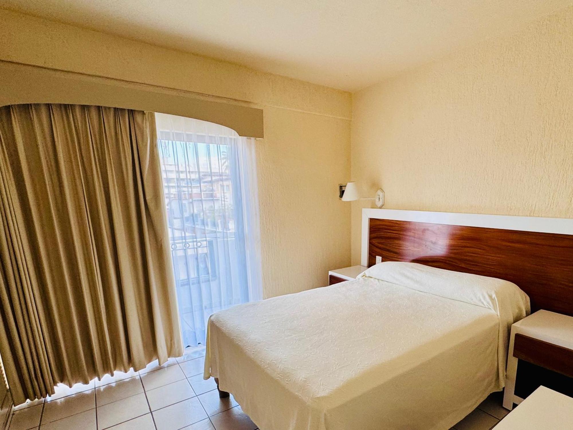 Two-Bedroom Suite,1637714710:JPEG