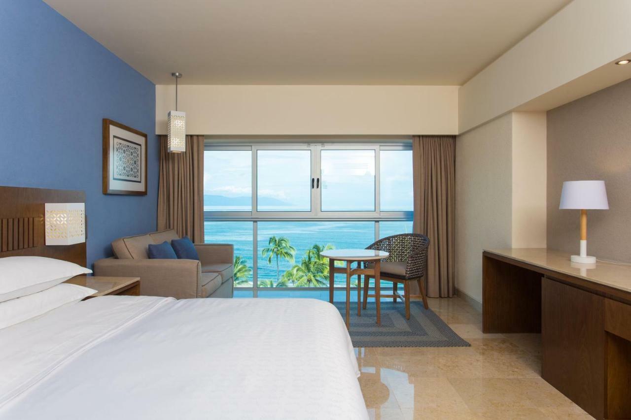 Guest room 1 King Grand Deluxe view Bay view High floor