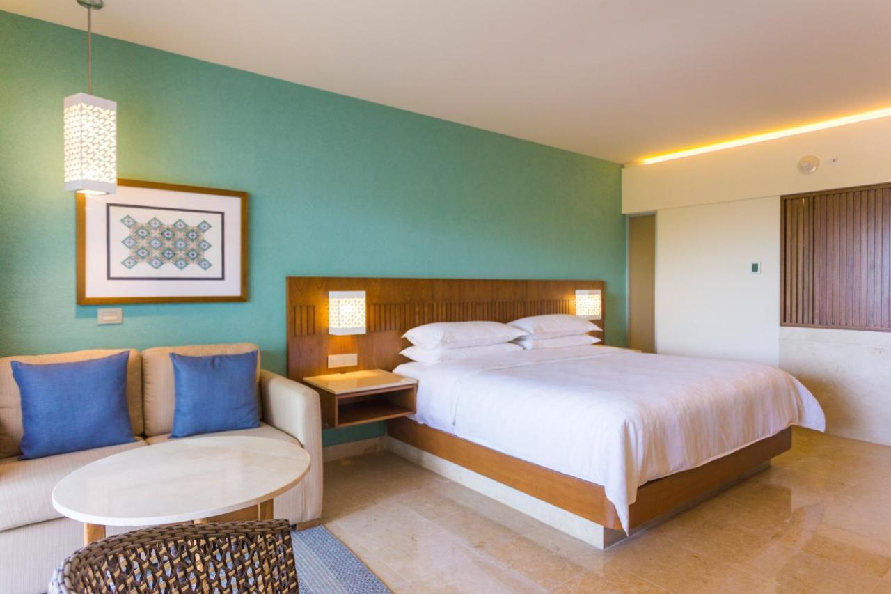 Guest room 1 King Terrace view Pool view Low floor,1164501819:JPEG